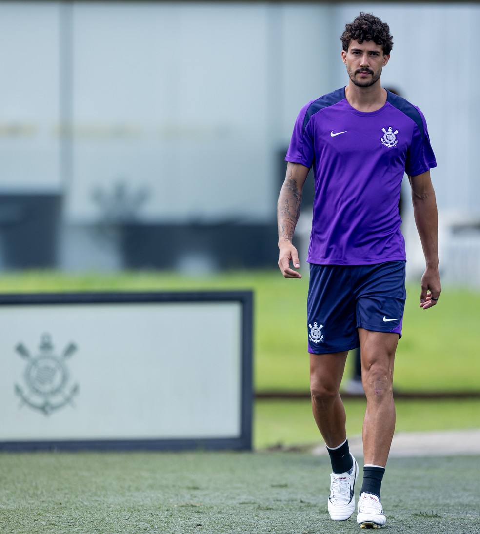 Gustavo Henrique deve ser liberado para os trabalhos com bola nas próximas semanas — Foto: Rodrigo Coca/Agência Corinthians