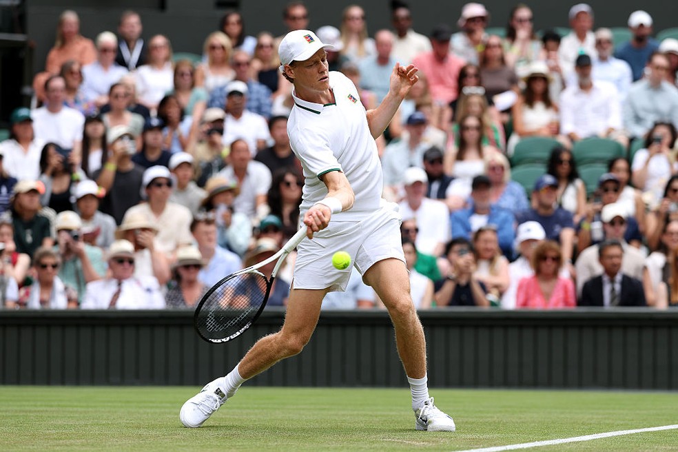 Sinner na segunda rodada de Wimbledon — Foto: Clive Brunskill/Getty Images