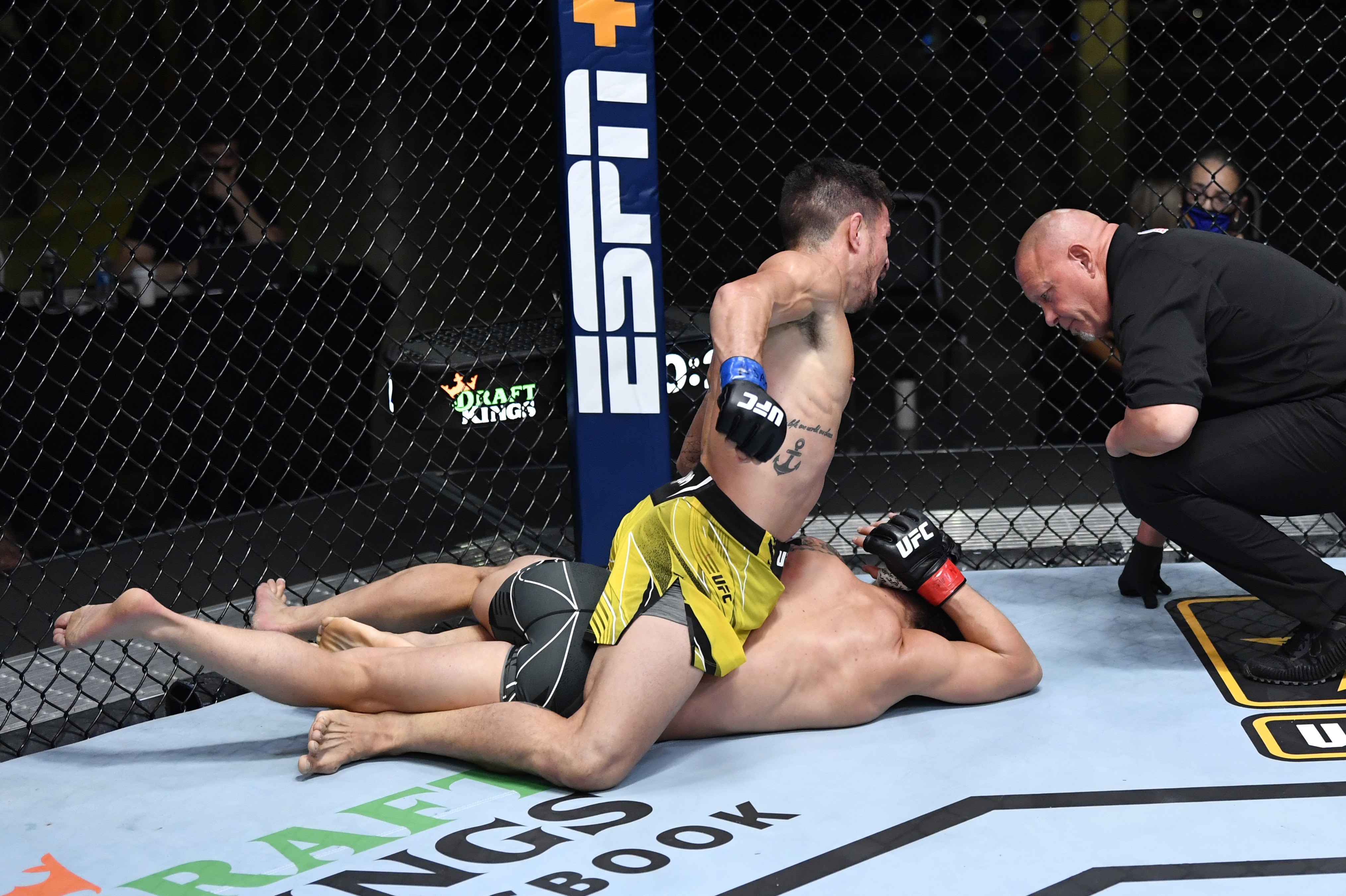Felipe Cabocão encara Chris Gutierrez em busca da 3ª vitória no UFC: 
