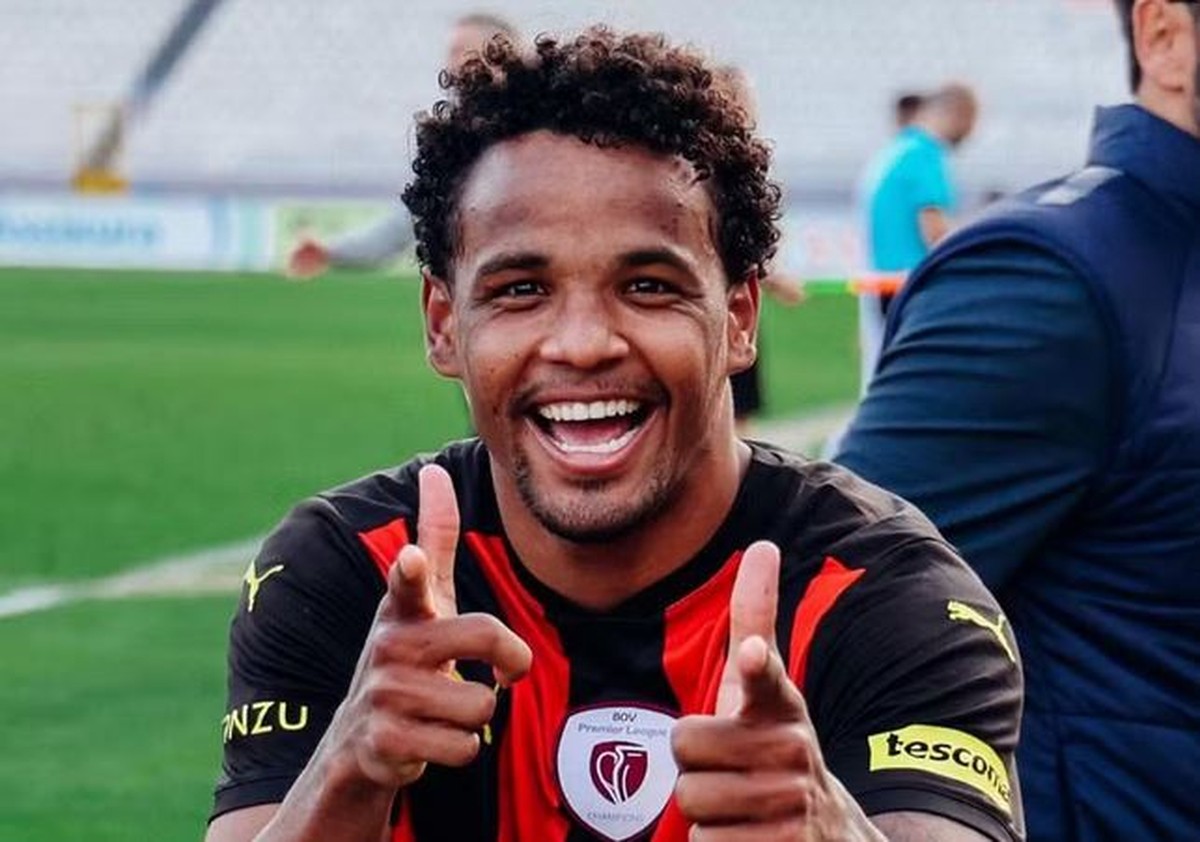 Remo confirma a contratação do atacante Jonny Robert