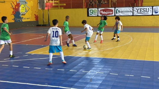 Crianças se divertem22bet site de apostasPaty do Alferes pelo Festival Dente22bet site de apostasLeite22bet site de apostasFutsal - Foto: (TV Rio Sul)