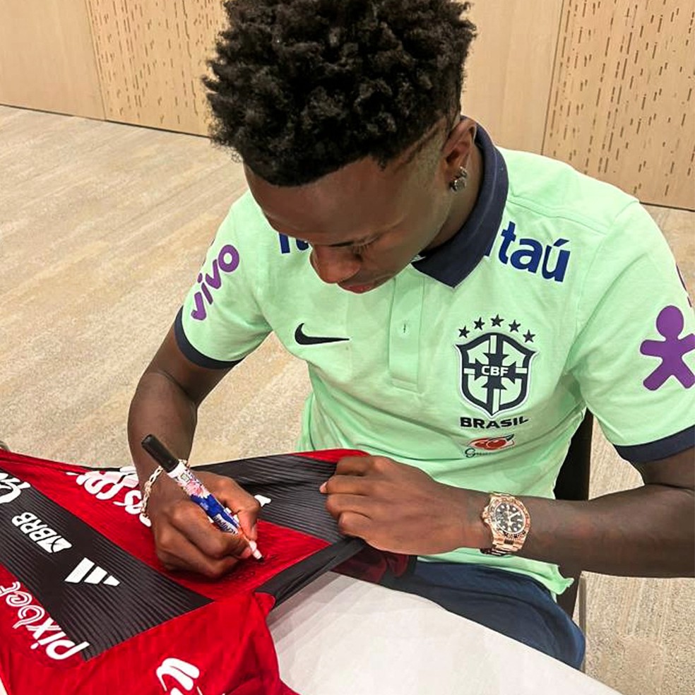 Flamengo terá mensagem de apoio a Vini Júnior na camisa neste sábado, 27,  em jogo contra o Cruzeiro – Tribuna Norte Leste