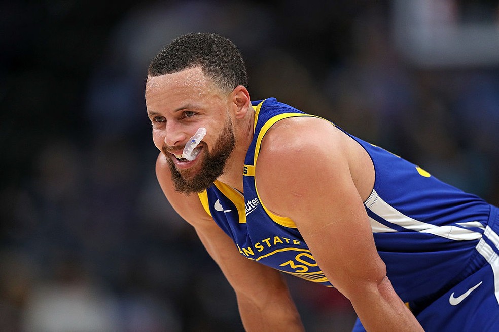 Curry na vitória dos Warriors sobre os Grizzlies — Foto: Getty Images