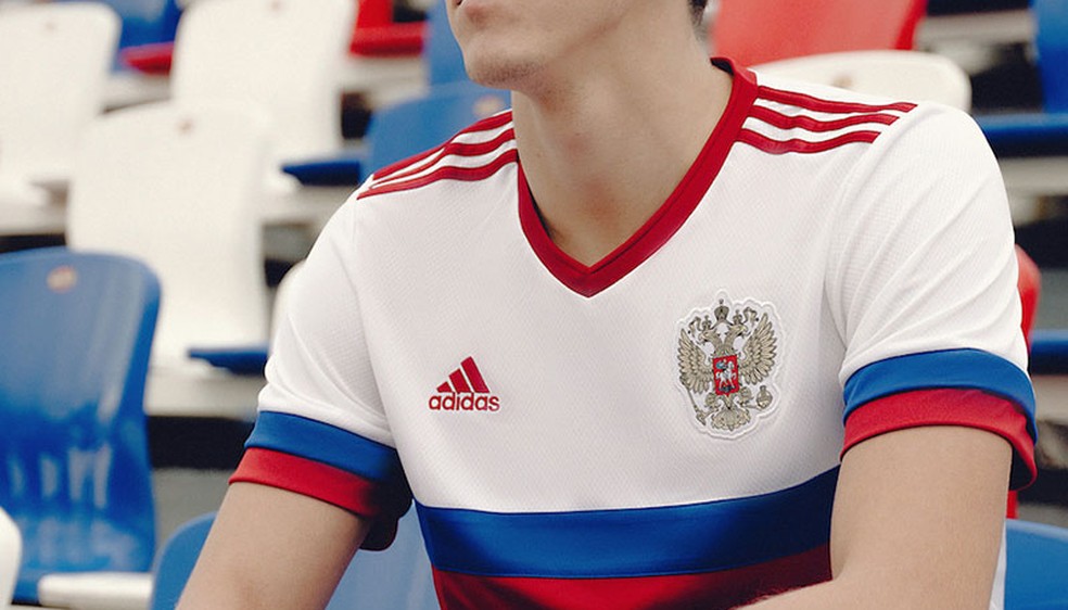 Adidas suspende patrocínio à Federação Russa de Futebol