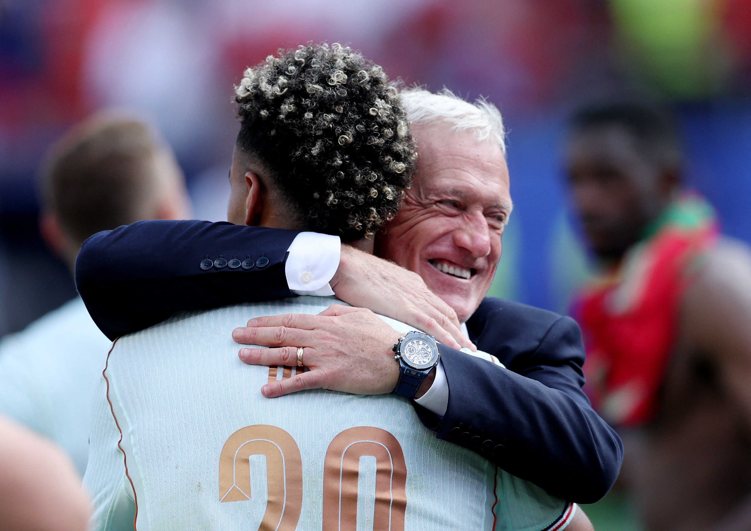 Rivais na semifinal, Espanha troca mais passes, mas França finaliza melhor; veja dados e compare