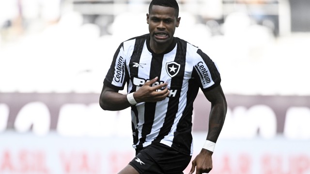 Júnior Santos comemora gol do Botafogo sobre o Bangu