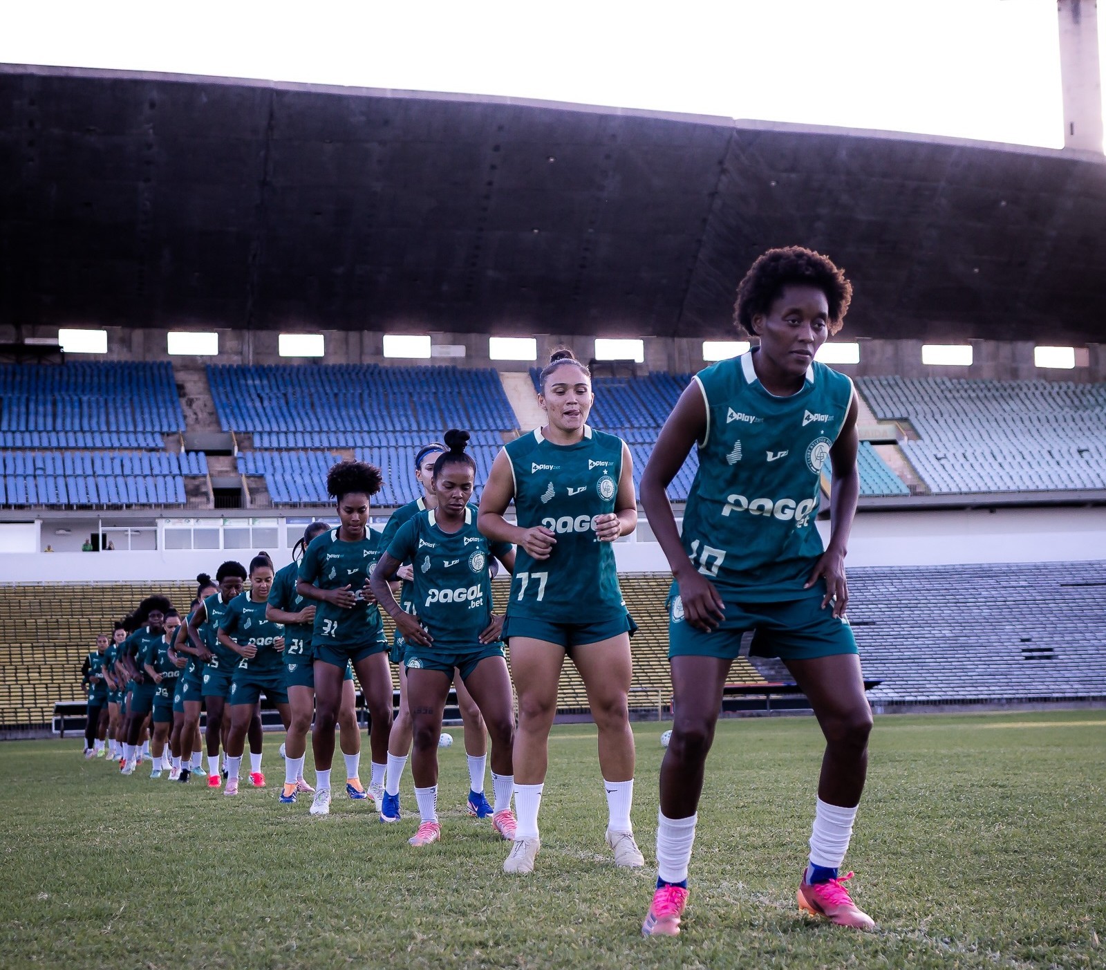 Atlético-PI faz último treino no PI antes de viagem para Manaus; seis atletas ficam à disposição