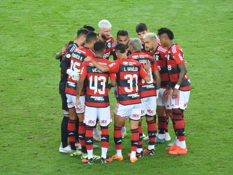 Flamengo corrente antes do jogo contra o Internacional Campeonato Brasileiro — Foto: Fred Gomes