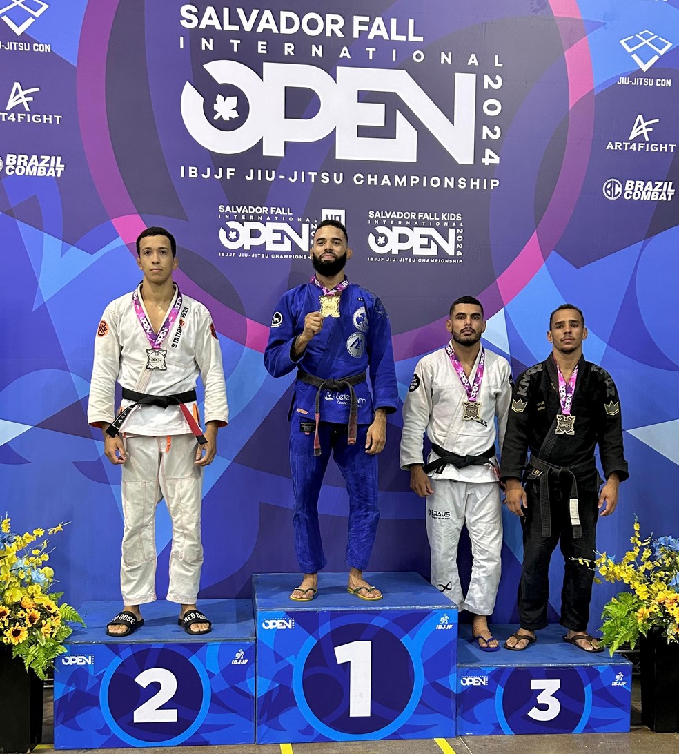 Sávio Gomes no pódio do  Salvador Fall International Open — Foto: Arquivo pessoal/Sávio Gomes