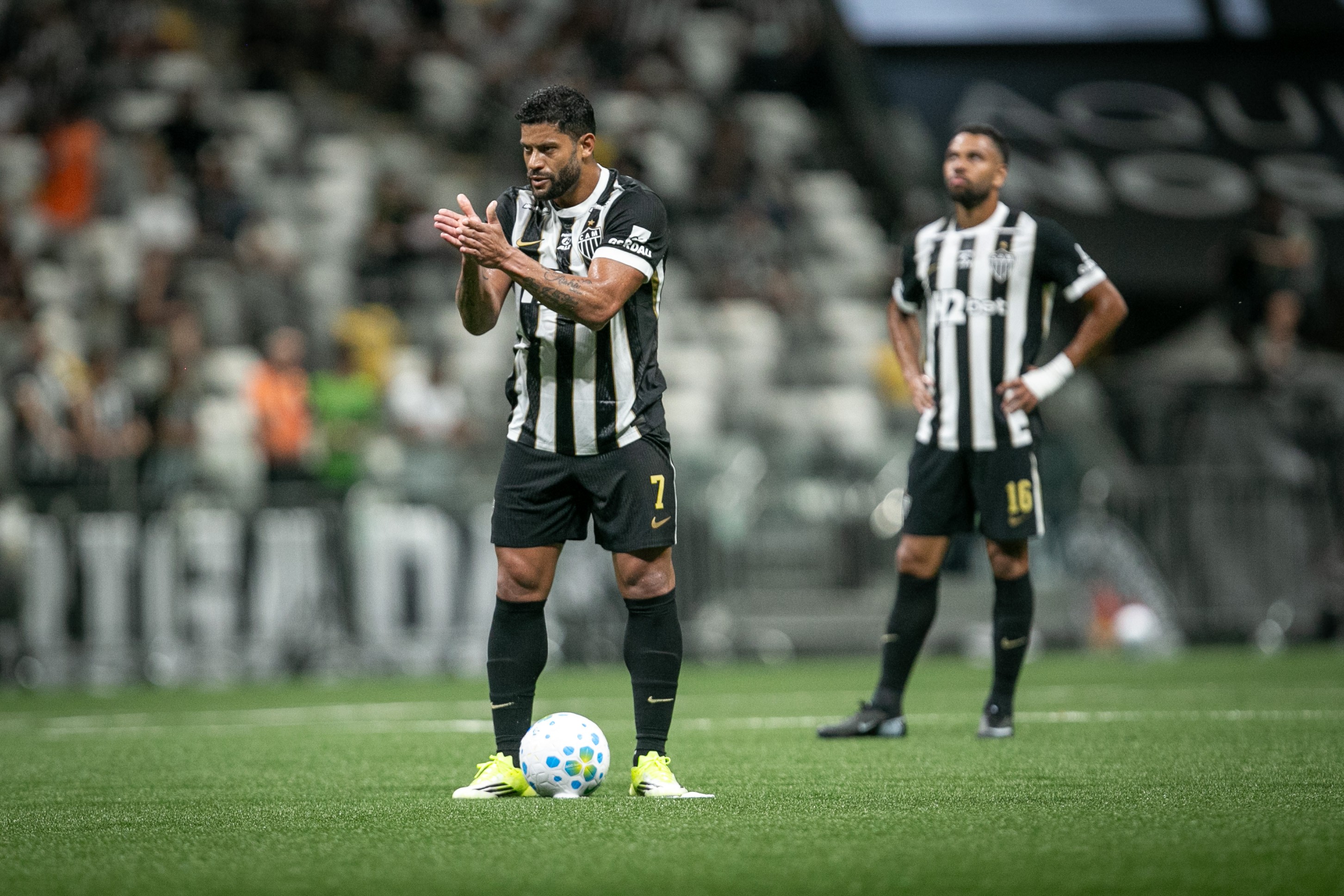 Atlético-MG tem volta de Hulk e outros titulares contra o Santos | Ge