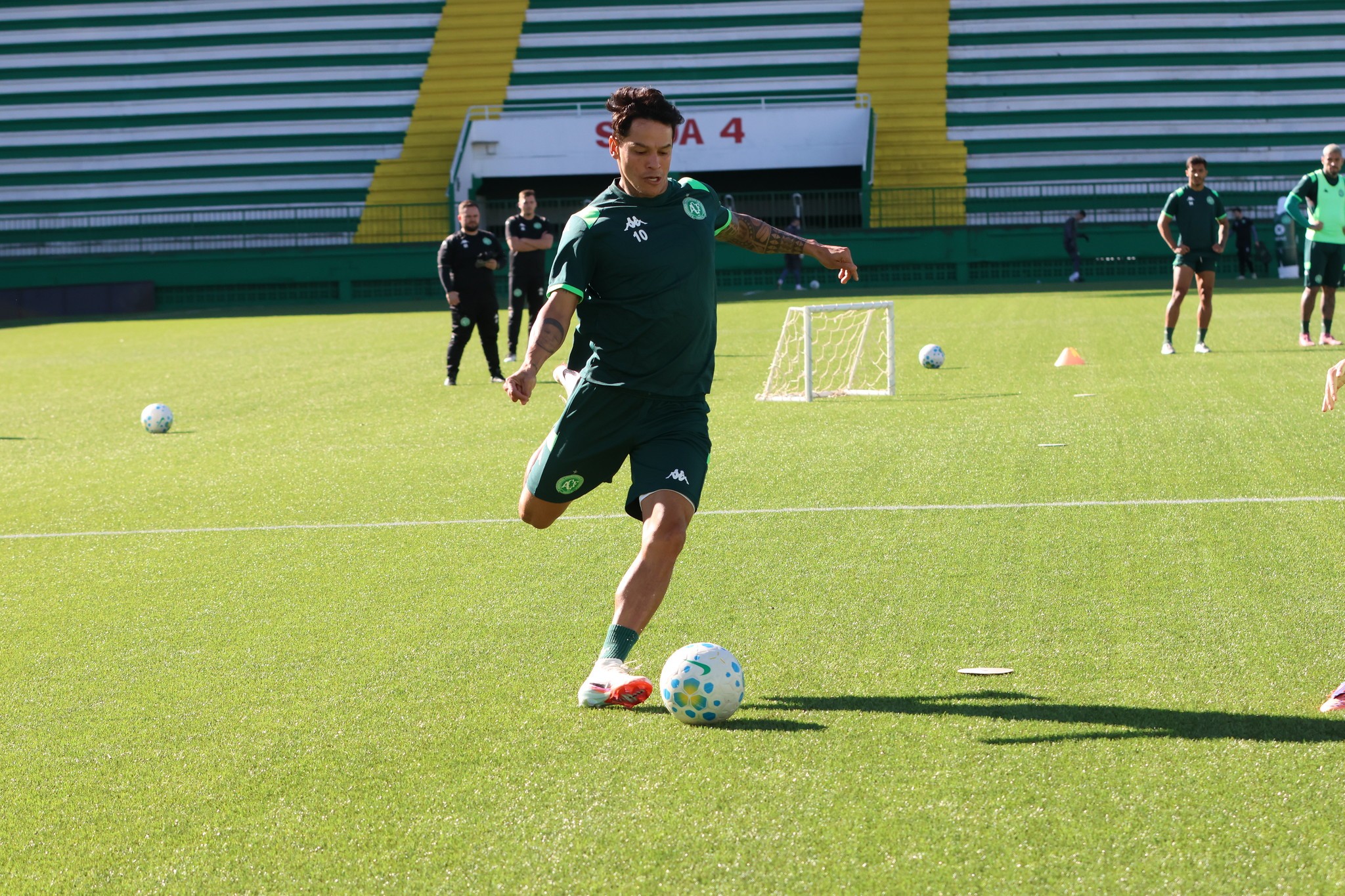 Escalação da Chapecoense: Giovanni Augusto retorna e Dudu estreia na lateral