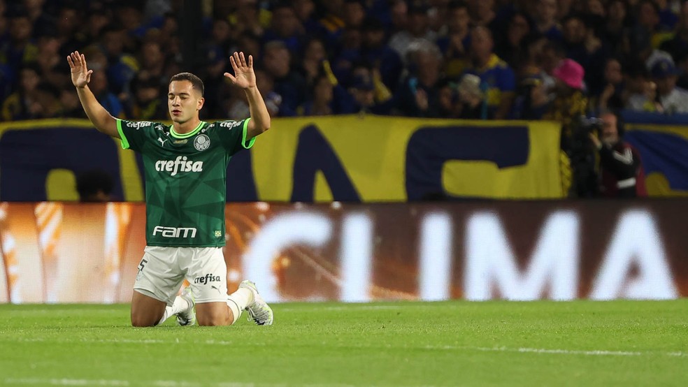 Fabinho em campo pelo Palmeiras contra o Boca Juniors na Bombonera — Foto: Cesar Greco/Palmeiras
