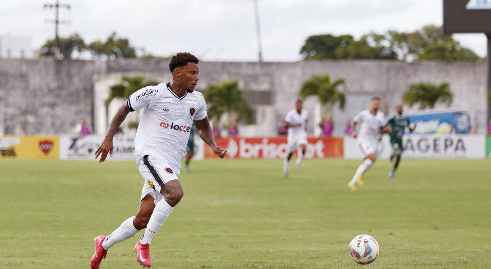 Guilherme Santos, atacante do Botafogo-PB, fecha o time da competição — Foto: Cristiano Santos/Botafogo-PB