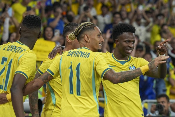 É hoje! Ancelotti estreia na Copa, monta Brasil ofensivo e tenta apagar traumas recentes! Confira onde assistir