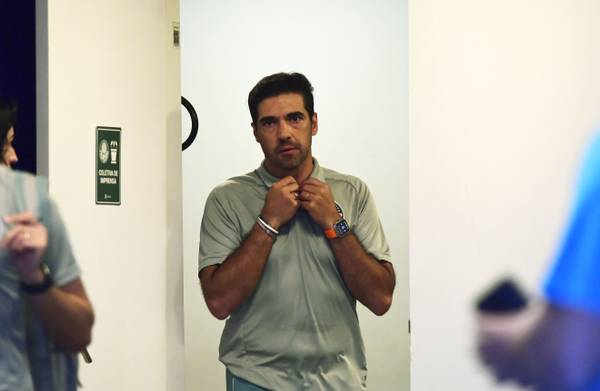 Jogadores revelam silêncio de Abel sobre futuro no Palmeiras: 