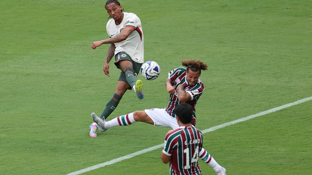 Joo Pedro bate bonito para marcar o primeiro gol dele pelo Chelsea, contra o Fluminense