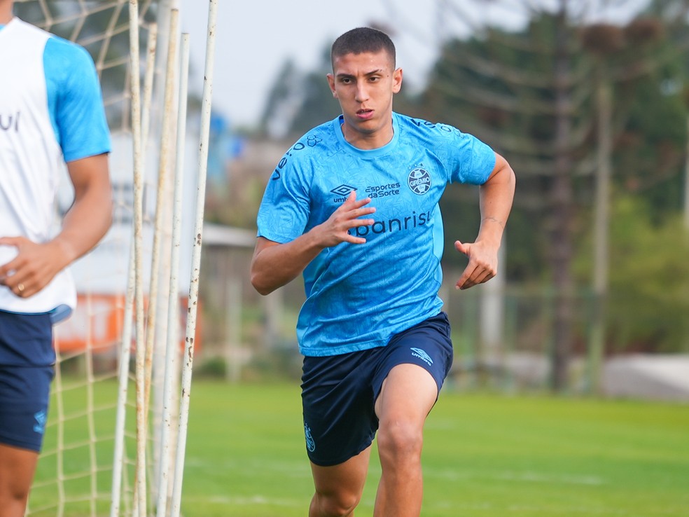 Monsalve em treino do Grêmio — Foto: Guilherme Testa / Grêmio FBPA