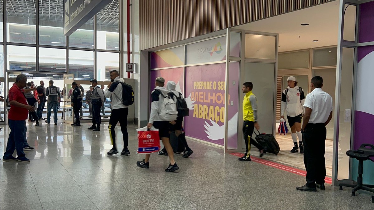 Flamengo retorna ao Rio após empate na estreia da Libertadores contra Millionarios.