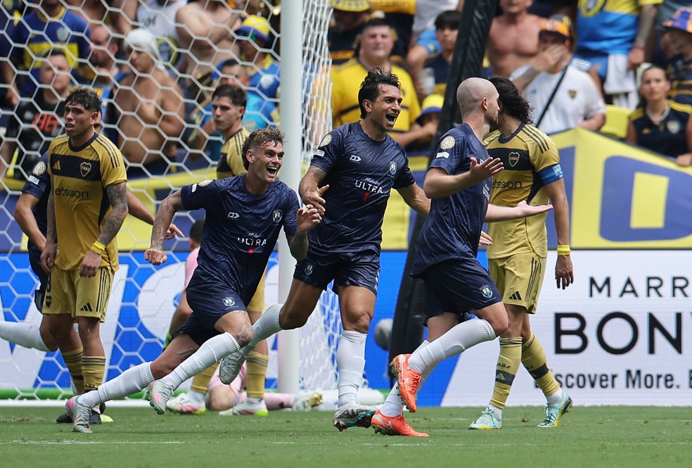 Gol de Gray do Auckland City contra o Boca Juniors — Foto: REUTERS/Carlos Barria