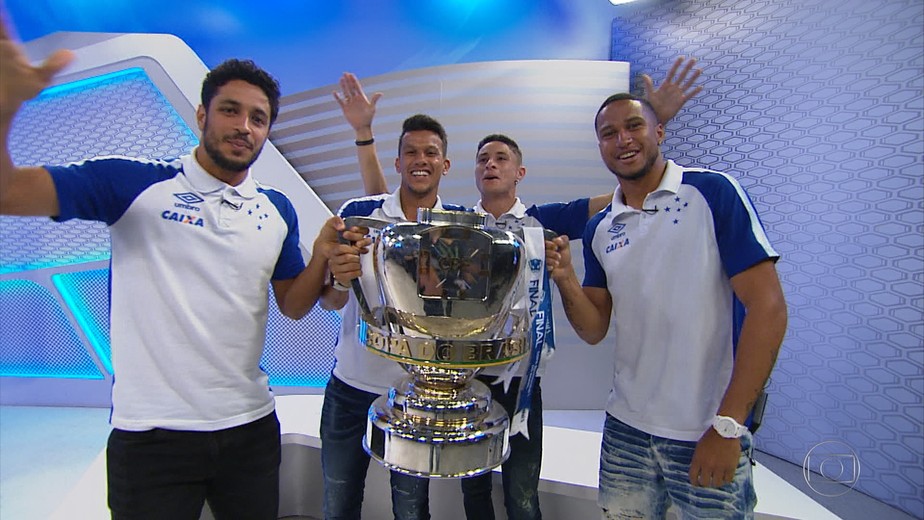 Cruzeirenses visitam Globo Esporte e contam dramas e emoções da Copa BR, cruzeiro