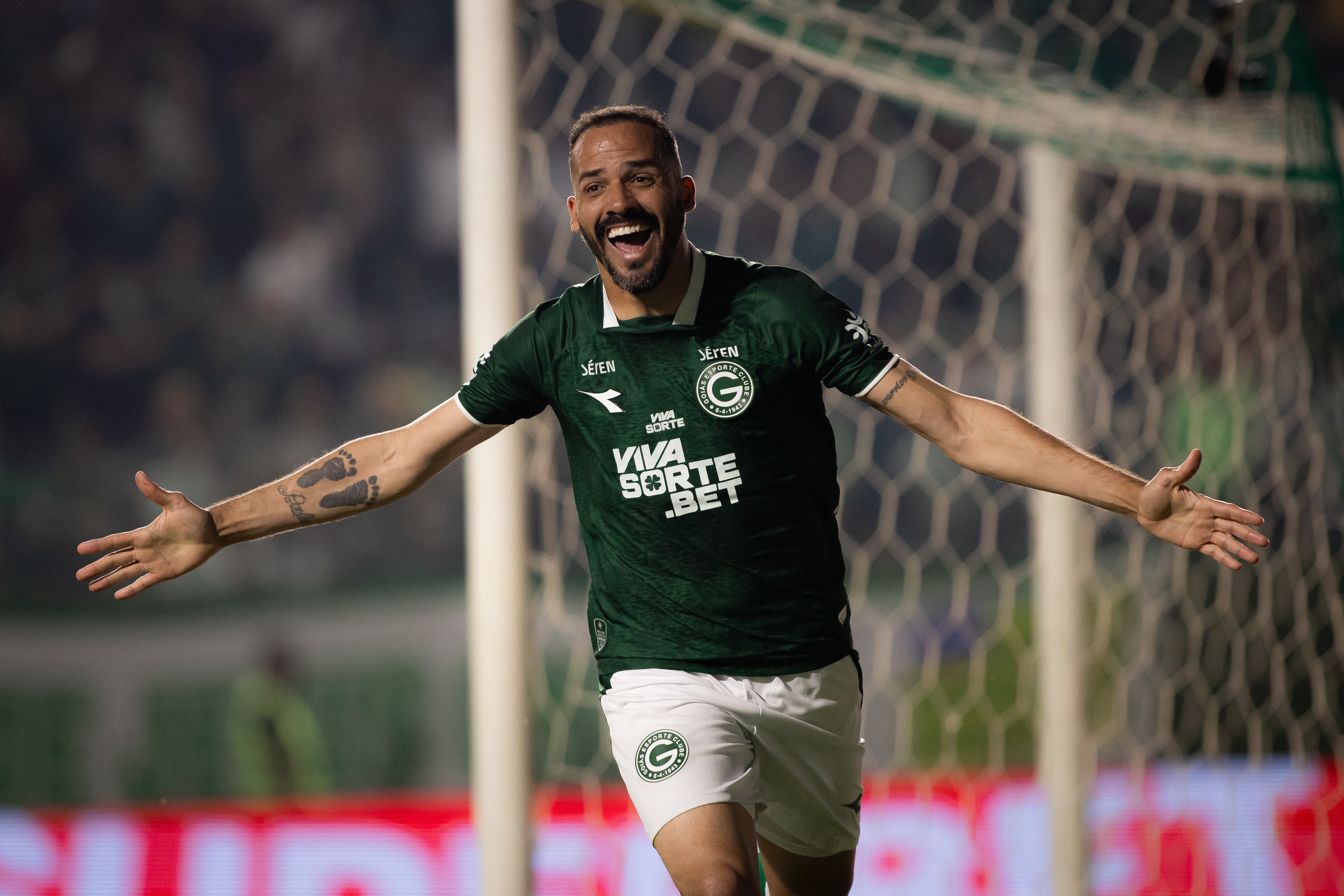 Goiás termina turno fora do G-6, mas segue invicto com Mozart
