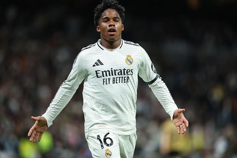 Endrick comemora o gol marcado pelo Real Madrid contra a Real Sociedad, na Copa do Rei — Foto: Getty Images