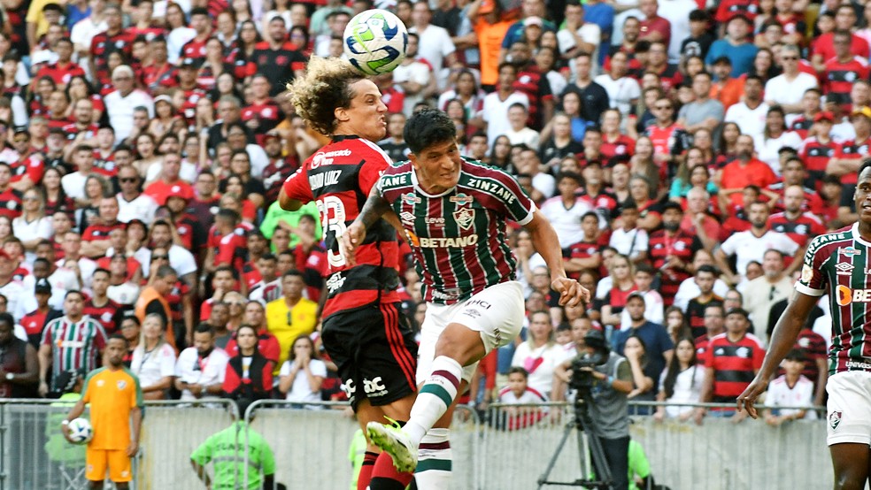 Cano e David Luiz em cabeçada do argentino no Fla-Flu, Fluminense x Flamengo — Foto: Mailson Santana/Fluminense