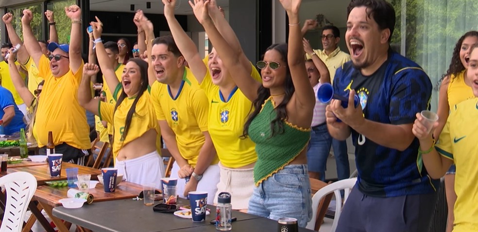 Família de Douglas Santos comemora em João Pessoa