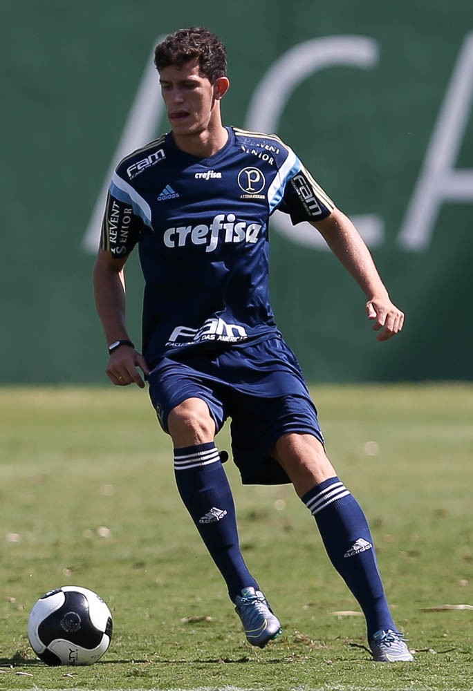 Cuiabá fecha com zagueiro Nathan, ex-Palmeiras