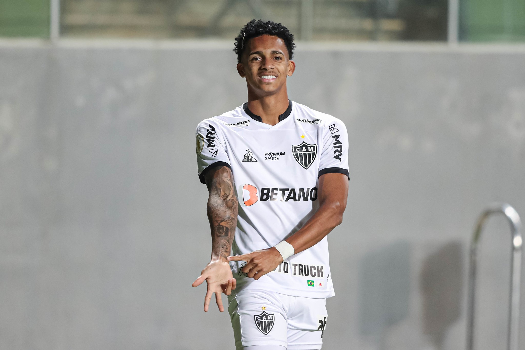 Chapecoense anuncia contratação de atacante multicampeão pelo Atlético-MG