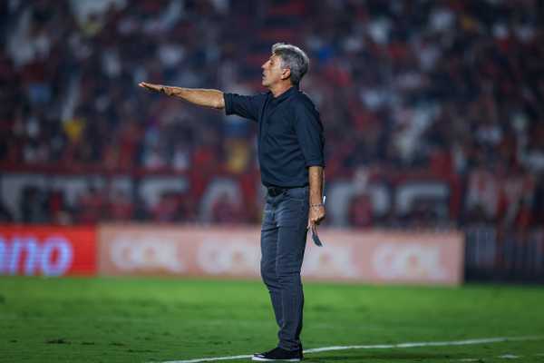 Grêmio estanca derrotas e busca evolução para sair da lanterna.