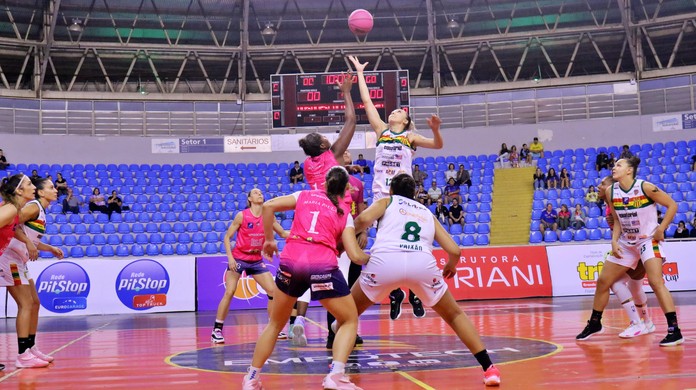 Blumenau e Sampaio Basquete avançam e estão nas semis da LBF