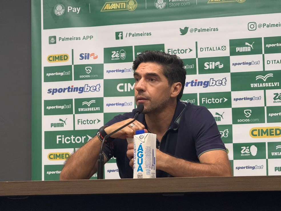 Abel Ferreira depois de Santos x Palmeiras — Foto: Camila Alves