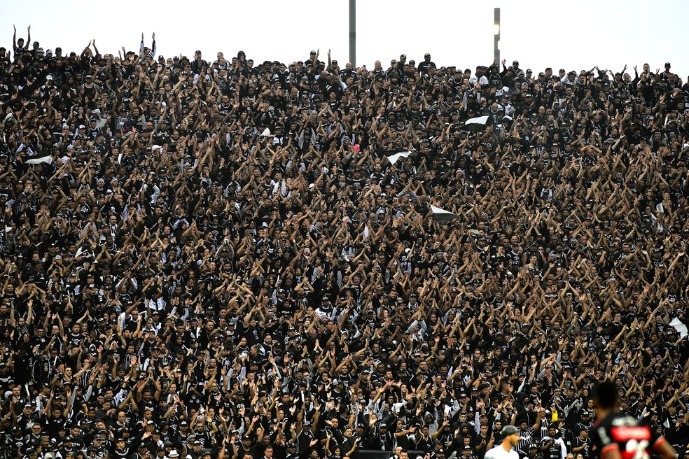 Torcida do Corinthians na Neo Química Arena — Foto: Marcos Ribolli