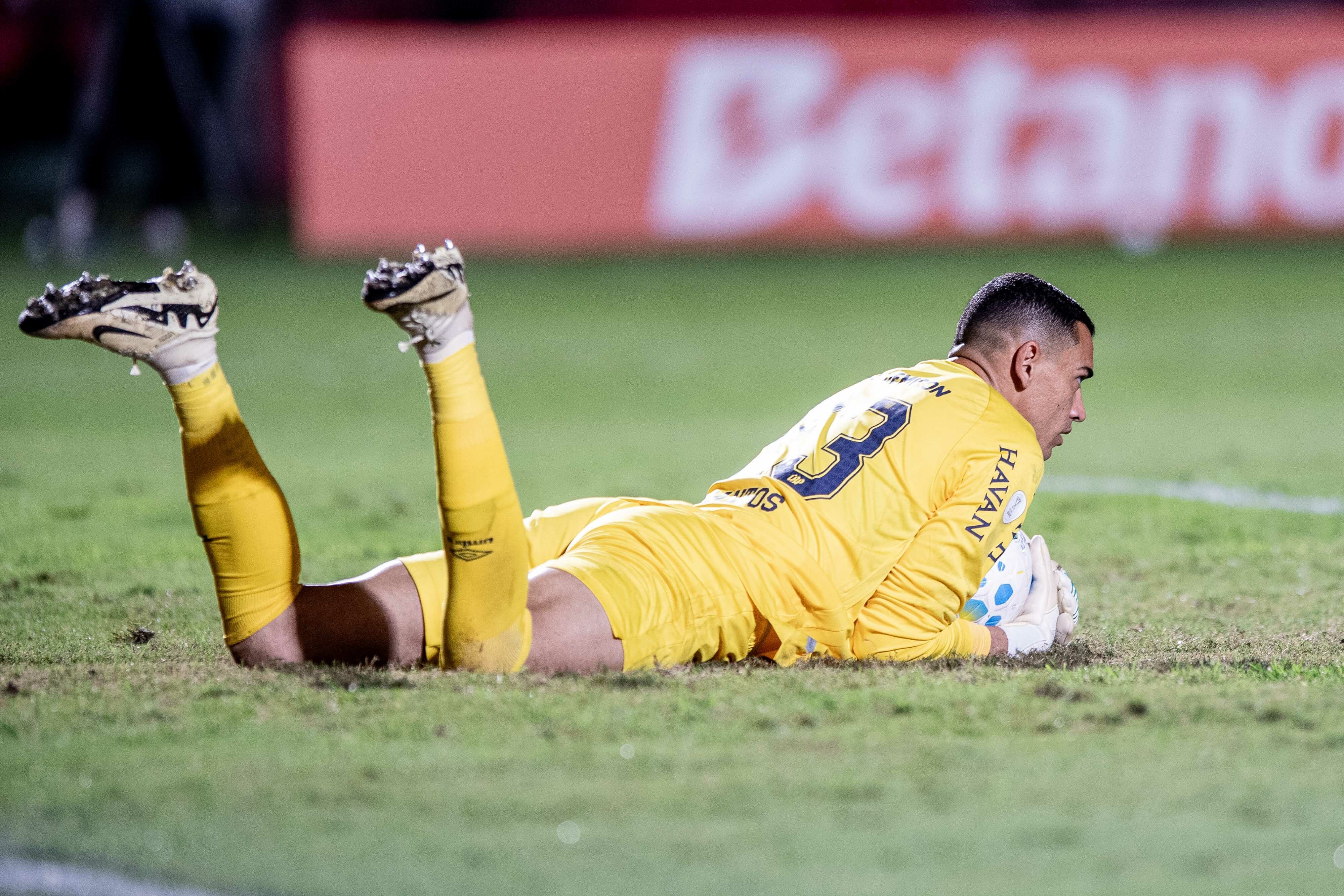 Atuações do Athletico: Santos tem noite de pesadelo contra o Vitória; dê notas