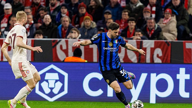 Carlos Augusto cruza para Frattesi dar a vitória à Inter contra o Bayern