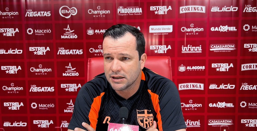 Daniel Paulista quer que o time capriche nas finalizações e no último passe — Foto: Reprodução CRBTV
