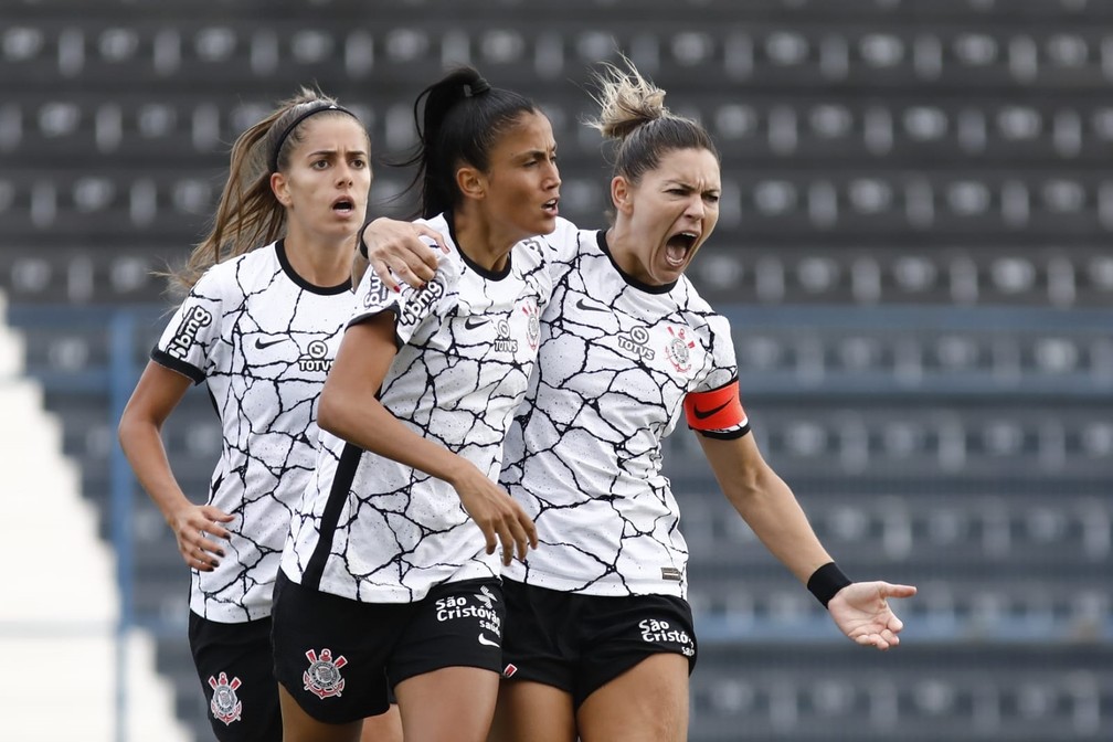 Jogadoras do Corinthians Futebol Feminino venceram o Juventus por 4 a 0