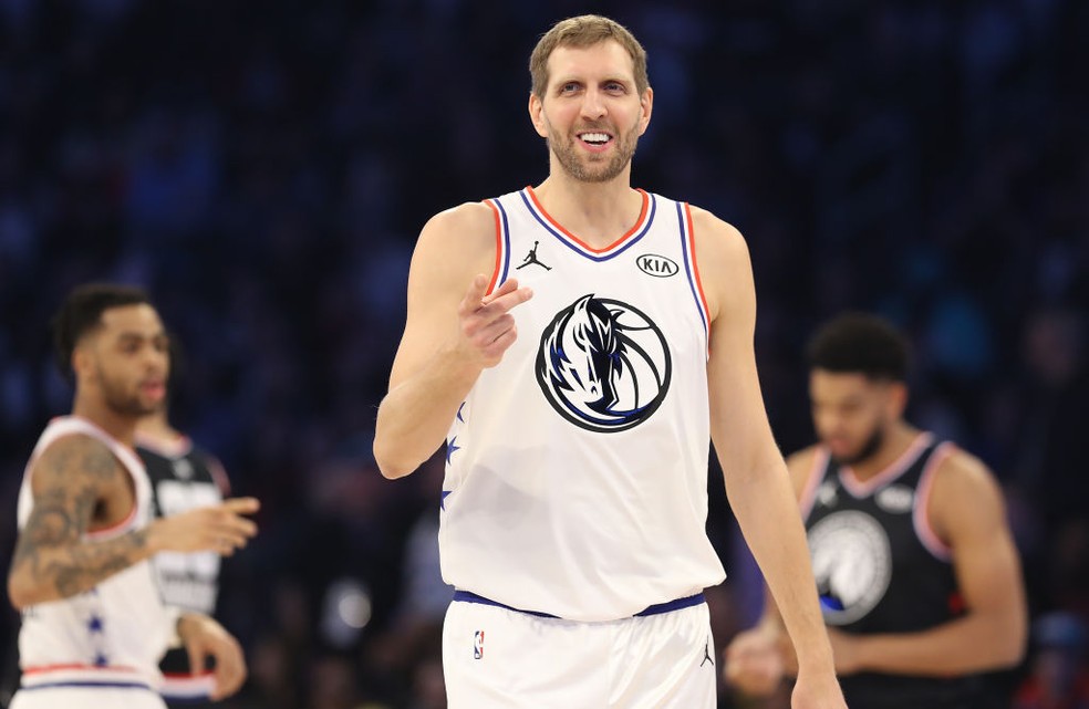 Dirk Nowitzki marcou 9 pontos em 3 minutos em quadra no All-Star Game 2019 — Foto: Streeter Lecka/Getty Images