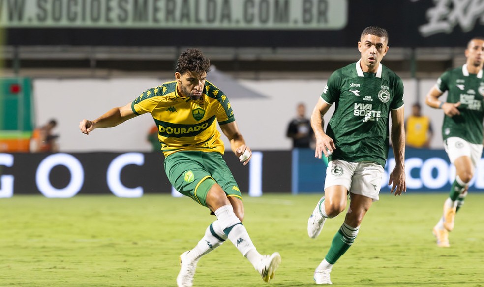 Pepê em ação pelo Cuiabá
