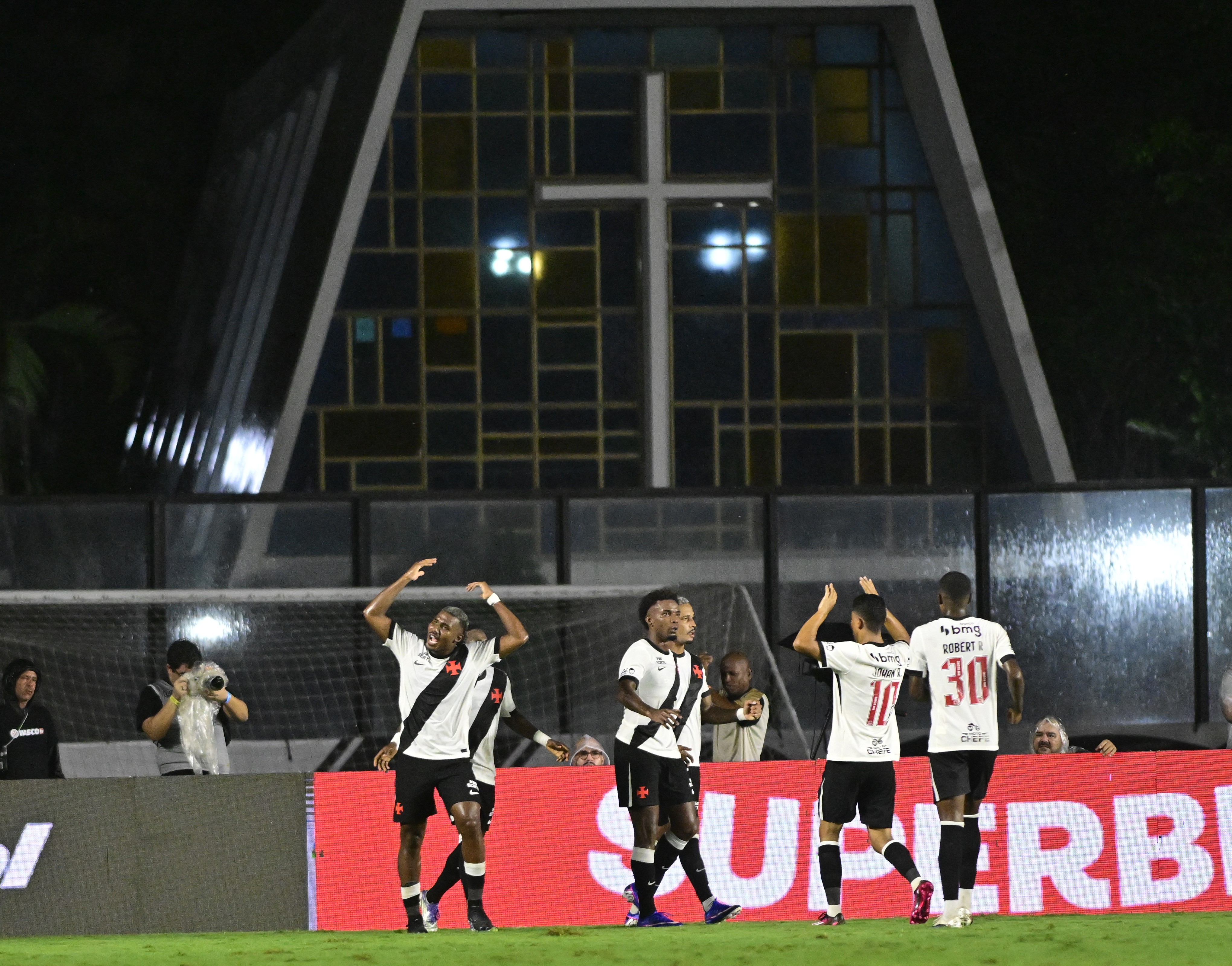 Vasco quebra tabu de 11 anos com vitória sobre o Palmeiras | Ge