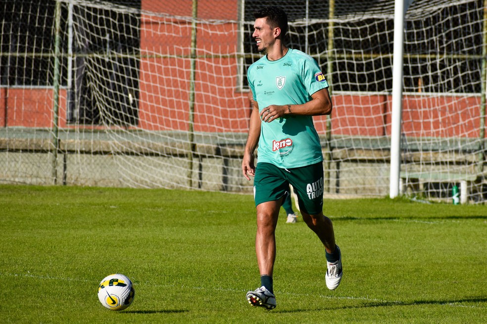 Danilo Avelar - Player profile 2023