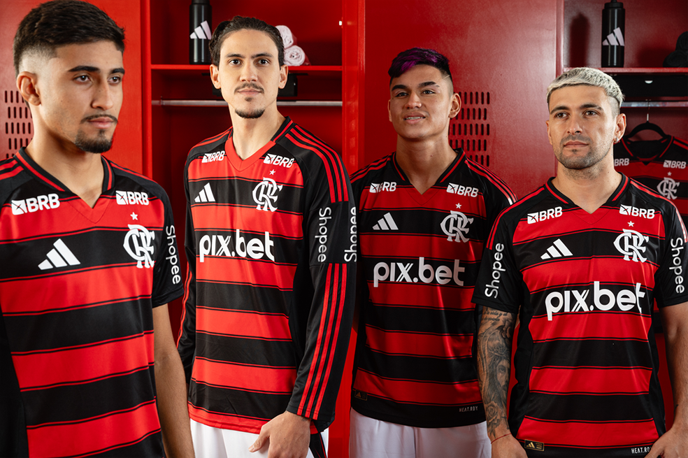 NOVO UNIFORME? Flamengo apresenta novidade em uniforme para duelo contra Botafogo nesta noite
