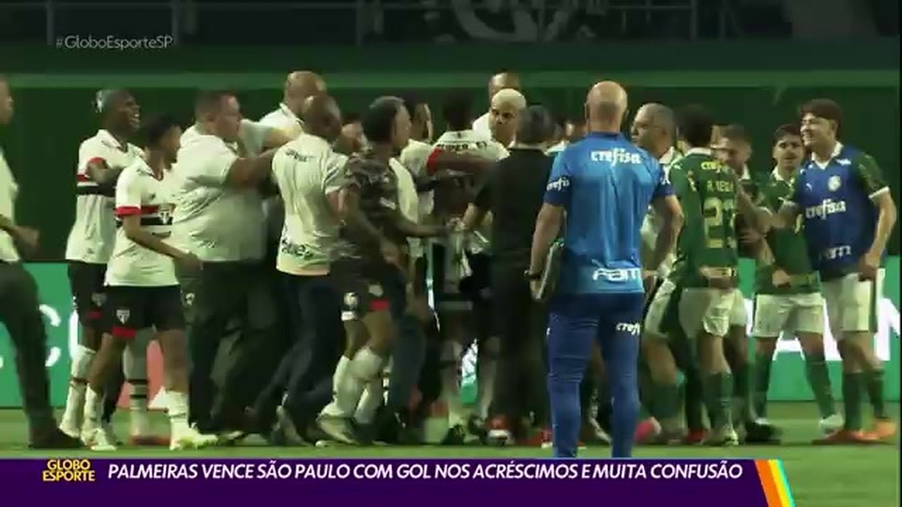 Palmeiras vence São Paulo com gol nos acréscimos e muita confusão