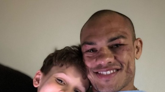 Ex-PFL pede ajuda de seguidores para custear cirurgia do filho