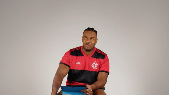 Jogador da NFL veste camisa do Flamengo em vídeo; assista