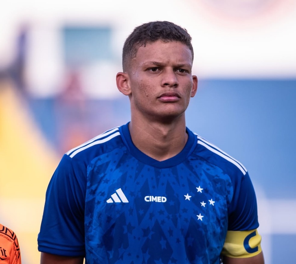 Janderson, zagueiro do Cruzeiro