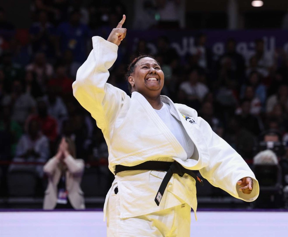 Beatriz Souza comemora bronze no Mundial de judô — Foto:  Emanuele Di Feliciantonio/IFJ