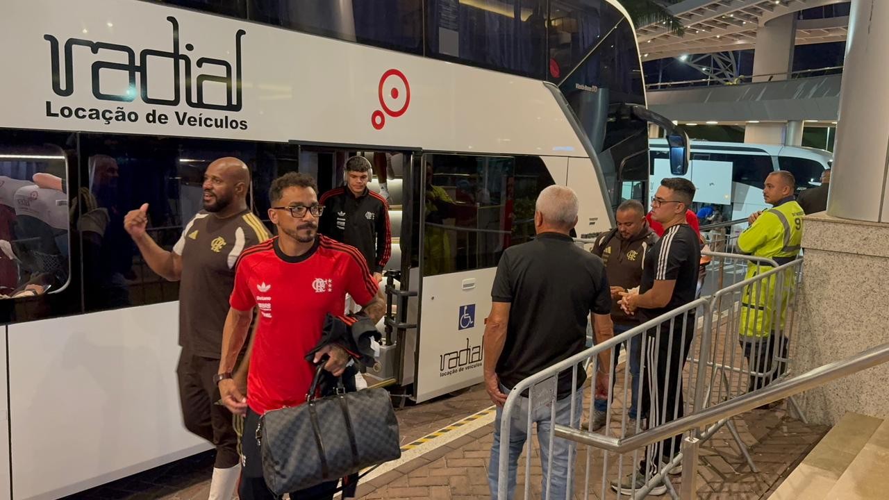 Flamengo chega a Salvador para decisão contra o Vitória na Copa do Brasil