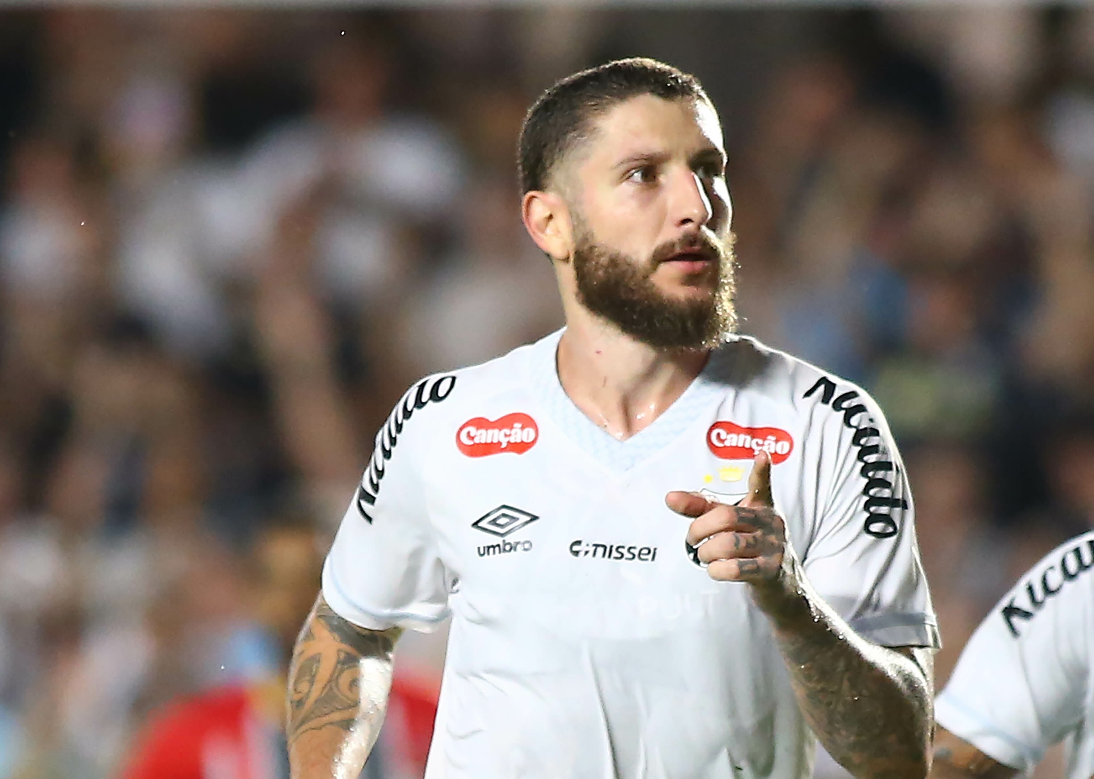 Santos deve ter saídas e pequena reformulação de elenco | Ge
